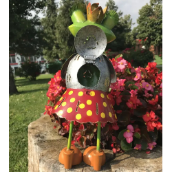 Decoratiune gradina-Broscuta cu inima